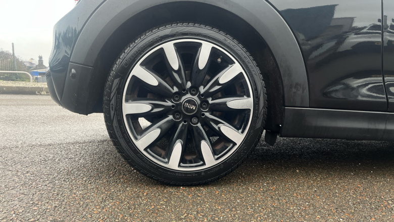 MINI Hatchback 2.0 Cooper S Exclusive II 3dr Auto Petrol Hatchback